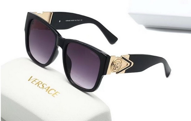 Versace Boutique Sunglasses 025